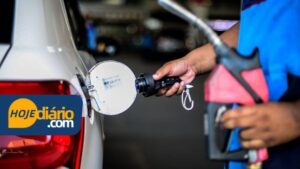 Gasolina terá aumento de 7,46% nas distribuidoras já nesta quarta-feira (25), anuncia Petrobras