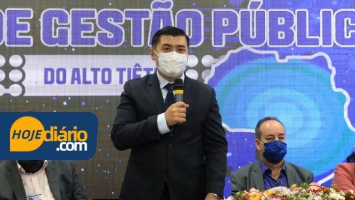 Rodrigo Ashiuchi Prefeito de Suznao