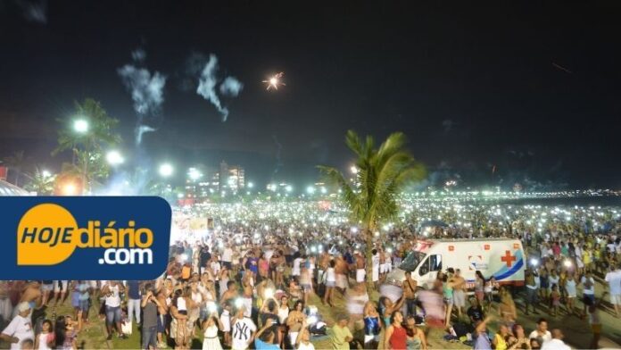 Praia cheia, lotada