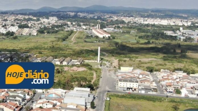 Avenida Senador Roberto Simonsen Suzano