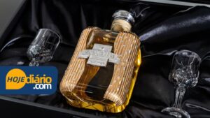 Velho Barreiro lança cachaça "Platinum", a mais cara do mundo; Produto custa cerca de 900 mil reais