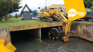 Limpeza do rio Una em Suzano