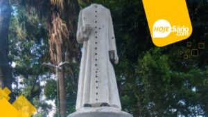 Polícia investiga vandalismo em estátua de Padre Cícero, em Suzano