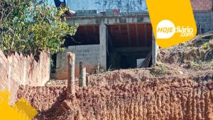GCM de Suzano interrompe obra clandestina que colocava residência em risco no Jardim Revista