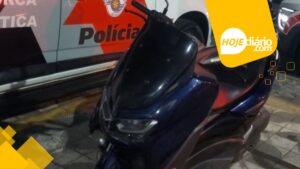Polícia apreende três adolescentes em motocicleta roubada no bairro Miguel Badra, em Suzano