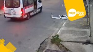 Van do transporte complementar de Suzano perde porta durante trajeto no Jardim Gardênia Azul; assista