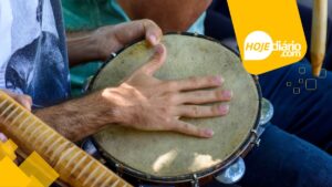 Roda de samba e pandeiro