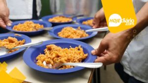 Vereadores de Suzano aprovam projeto que permite a servidores e professores consumirem merenda escolar merenda escolar