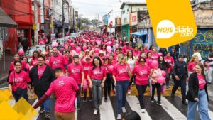 Caminhada do Outubro Rosa supera público em Ferraz de Vasconcelos, nesta sexta-feira (31) Caminhada outubro rosa Ferraz