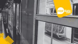 trem cptm luto preto e branco