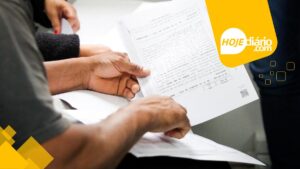 Ferraz de Vasconcelos entrega títulos de regularização fundiária a 40 famílias Ferraz de vasconcelos