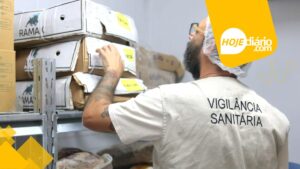 Vigilância Sanitária de Suzano interdita restaurante na área central após apreensão de 1,5 tonelada de alimentos vencidos; alguns produtos tinham validade expirada desde 2024