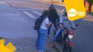 Moradora de Suzano é assaltada em ponto de ônibus do bairro Jardim Europa, na manhã desta quinta-feira (11); assista