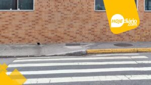 Mogi das Cruzes instala semáforos com botoeira para aumentar a segurança de pedestres Faixa de pedestre