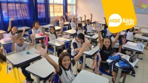 Mais de 13 mil alunos da rede municipal de Poá iniciam ano letivo de 2026 sala de aula Poá