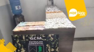 Ferro-velho é multado em R$ 53 mil por falta de alvará e homem é preso por tráfico de drogas em Mogi das Cruzes Drogas apreendidas em ferro-velho em Mogi das Cruzes