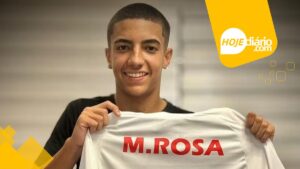 Meia Matheus Rosa, de 17 anos, assinou primeiro contrato profissional com o Ecus