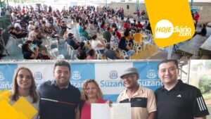 Prefeitura de Suzano entrega centenas de registros de imóveis a moradores de bairro da região norte da cidade
